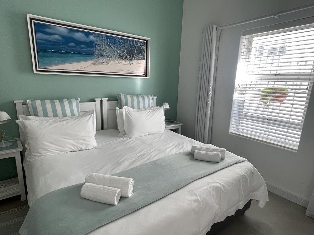 Aqua Vista Room at Footprints in Kleinmond